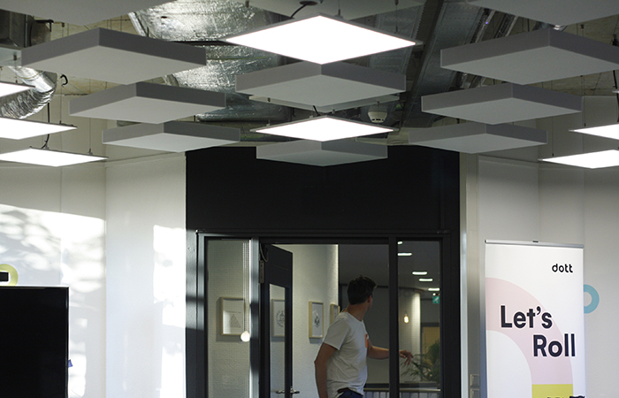 Plafondpanelen hangende bevestiging DOTT